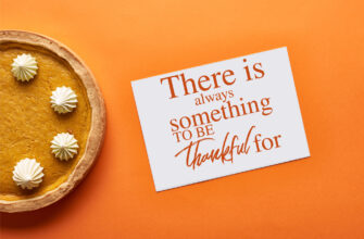 Оборот/конструкция there is\are The picture means that there is always something to be thankful for.